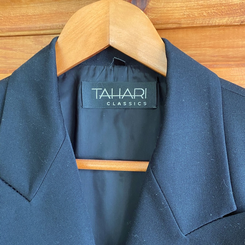 Elie Tahari Black Woman’s Blazer